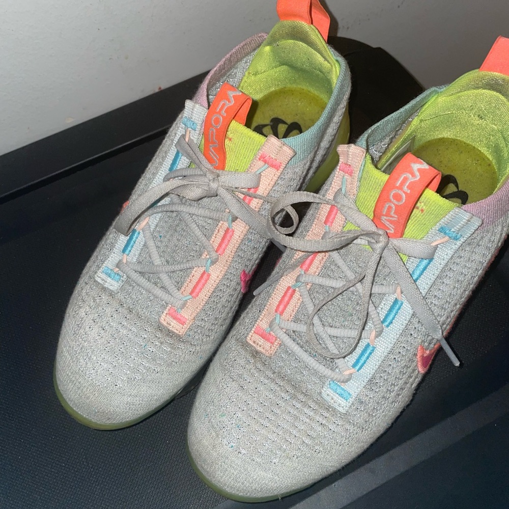 Women’s Nike Vapormax size 6.5